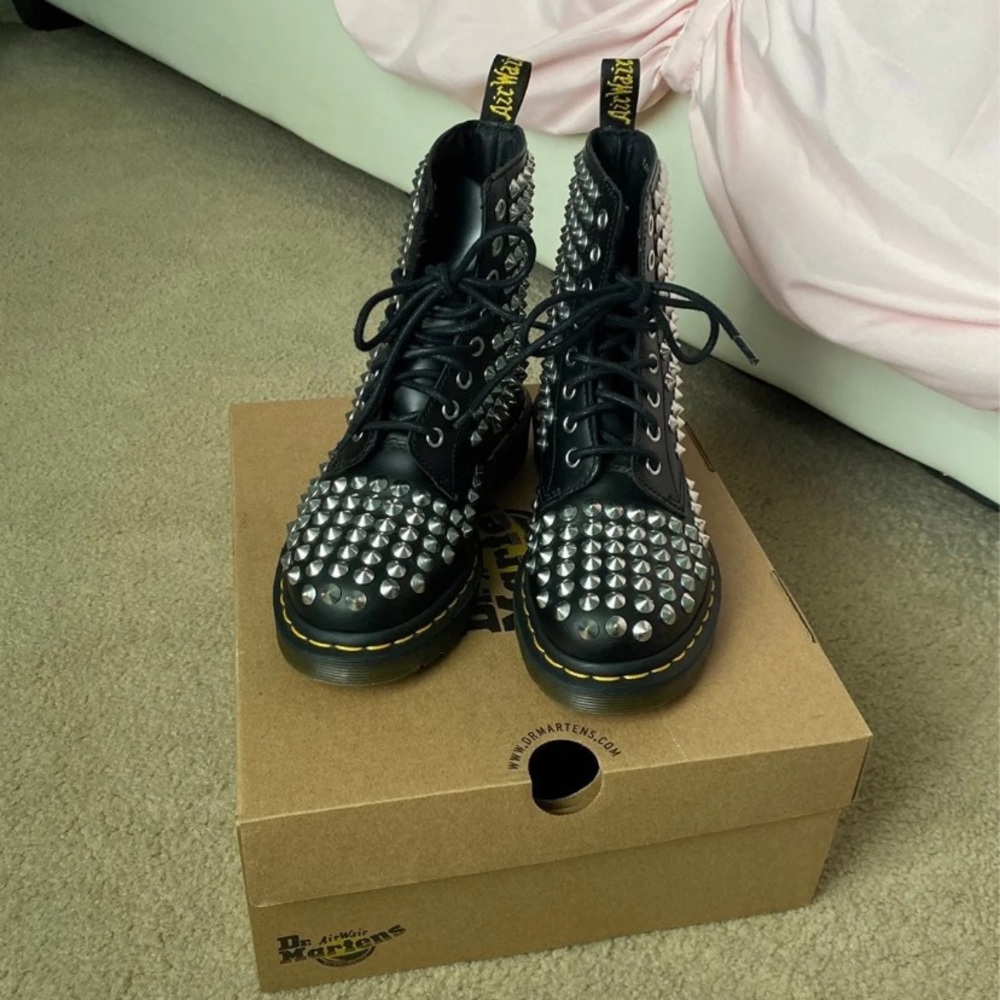 Dr. Martens 1460 Spike